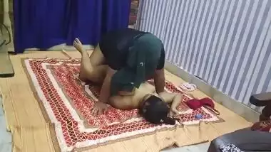 INDIAN COUPLE HOMEMADE VIDEOS LEAKED!