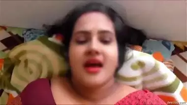 Busty aunty expose her full naked body
