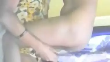 Yellow Kameez Wali Ladki Enjoying Sex With Her Handsome Bf