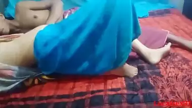Husband sticks his XXX dong deep into Desi wife's pussy on the floor
