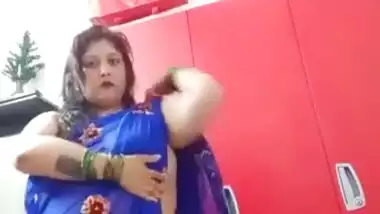 Desi fatty bhabi with sexy sare