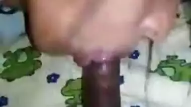 Indian GF shows her blowjob skill to her BF