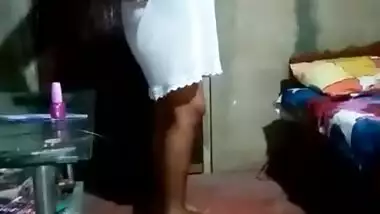 Desi cute bhabi showing her big boobs-1