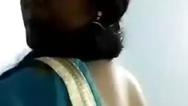 Desi hottie in blue sari shows naked XXX back motivating BF to have sex