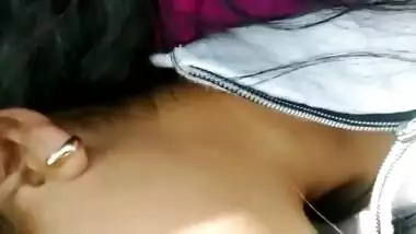 Bf playing with gf pussy