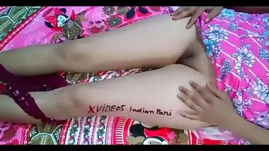 Desi young girl very hot pussy