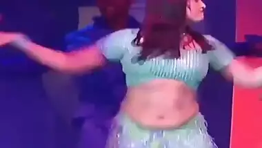 Vindhya’s hottest navel show