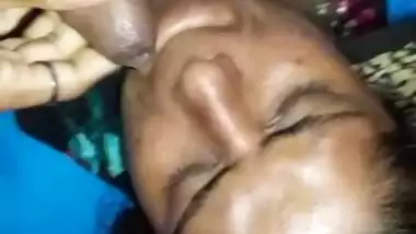 Indian widow cum facial MMS video