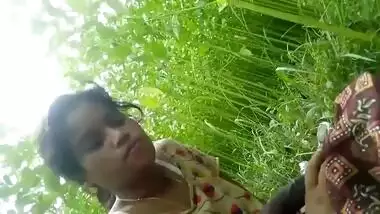 Desi village wife suck her devar dick outdoor