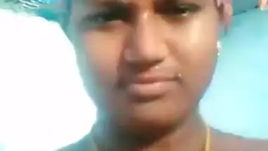 Telugu in nature's garb show video of a sexy hawt aunty
