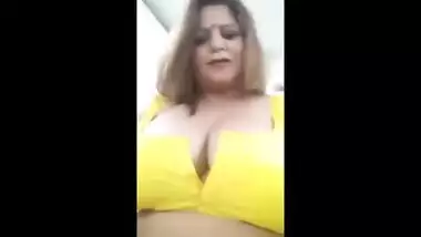 super desi hot milf in yellow