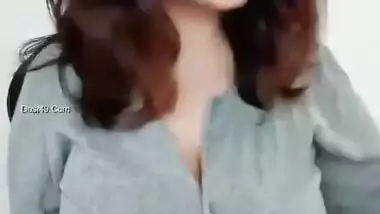 Sexy desi girl showing her big boobs