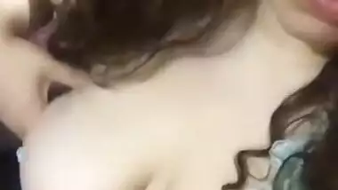 Horny Desi Aunty Show her big boobs selfie video