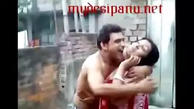 Bengali sathi bhabi with her devar on rooftop mms