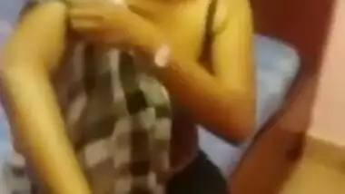 Tamil Girl Removing Top & Sucking Dick wid Audio