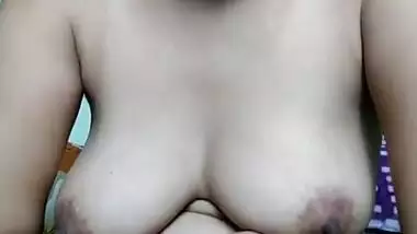 Indian Sexy Bhabhi Showing Her Hot Boobs And Pussy