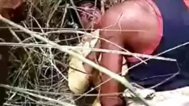 Desi aunty caught while fucking outdoor at the rice field, leak sex mms