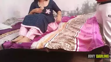 Apni randi ammi ko kothe pe jakar chod diye, paise do kisi ko bhi chod do is duniya me, desi porn by jony darling