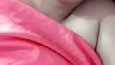 Desi Bhabhi Shows Boobs