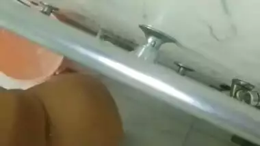 Desi wife nude bathing in bathroom recording by spy cam