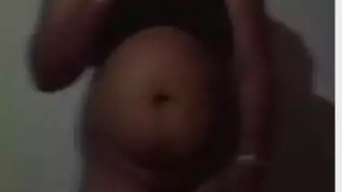 Desi aunty show boob and pussy fingering