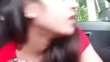 Desi GF giving junglee blowjob to BF in car