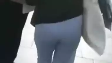 Sexy Hijabi Paki Young Butt Jiggling Candid