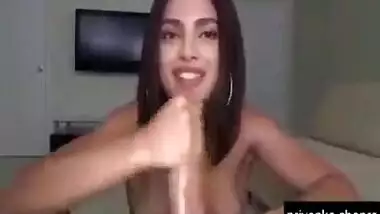 How about this look-alike Priyanka Chopra sex video
