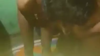 Pervert shoots his stepsister’s blowjob MMS sucking a dick