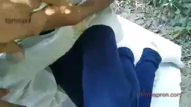 Indian Teen Girlfriend Fucked In The Jungle