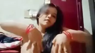 Desi Bhabhi Shows her Boobs and Pussy