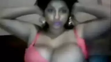 Desi busty