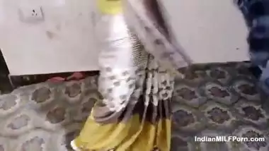 Sexy Indian 18 Year Old Kaamwali Kay Sath Sex - Desi Hindi Audio