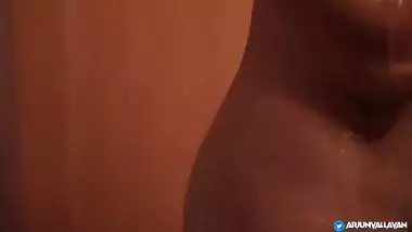 Sexy Indian nude bath video