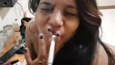 Desi Randiya Smoking