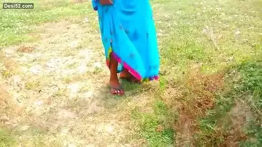 Desi village bhabi outdoor fucking