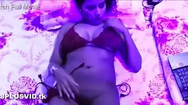 Indian Big Boobed aunty show her pussy hindi web series