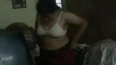 Indian Busty Aunty undressed and Show her NUDELY for filming