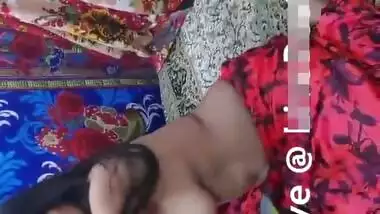 Sexy Desi Girl Showing Boobs (Updates)