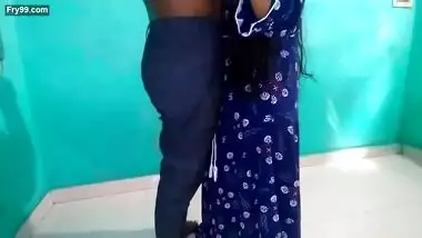 Noukarani ko paise dekar choda