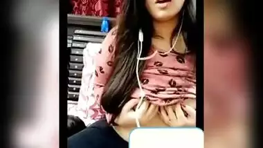 desi Indian cute gf showing boobs to bf online