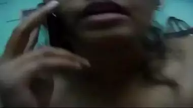 Busty Hyderabadi aunty masturbates on cam for lover
