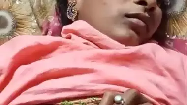 Desi lady outdoor fucking