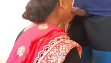 INDIAN ROOM MALKIN FUCKING WITH MALE MAID IN DOGGY STYLE AND SHE WAS SUCKING DICK IN MOUTH HARD-CORE FUCKING FIRST TIME IN HINDI AUDIO