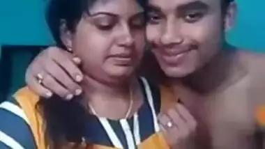 Tamil aunty having an affair with the young guy