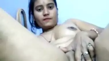 Desi wife with big thighs & soft pussy selfi for BF