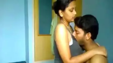 Mallu wife is perfect at sucking cocks!