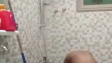 Desi Aunty Bathroom Selfie Video