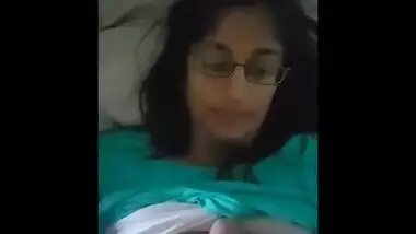 Tamil girl Huge boobs and Sucking at home