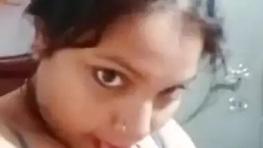 Desi mom is in love with her own boobs and tries to lick nipples